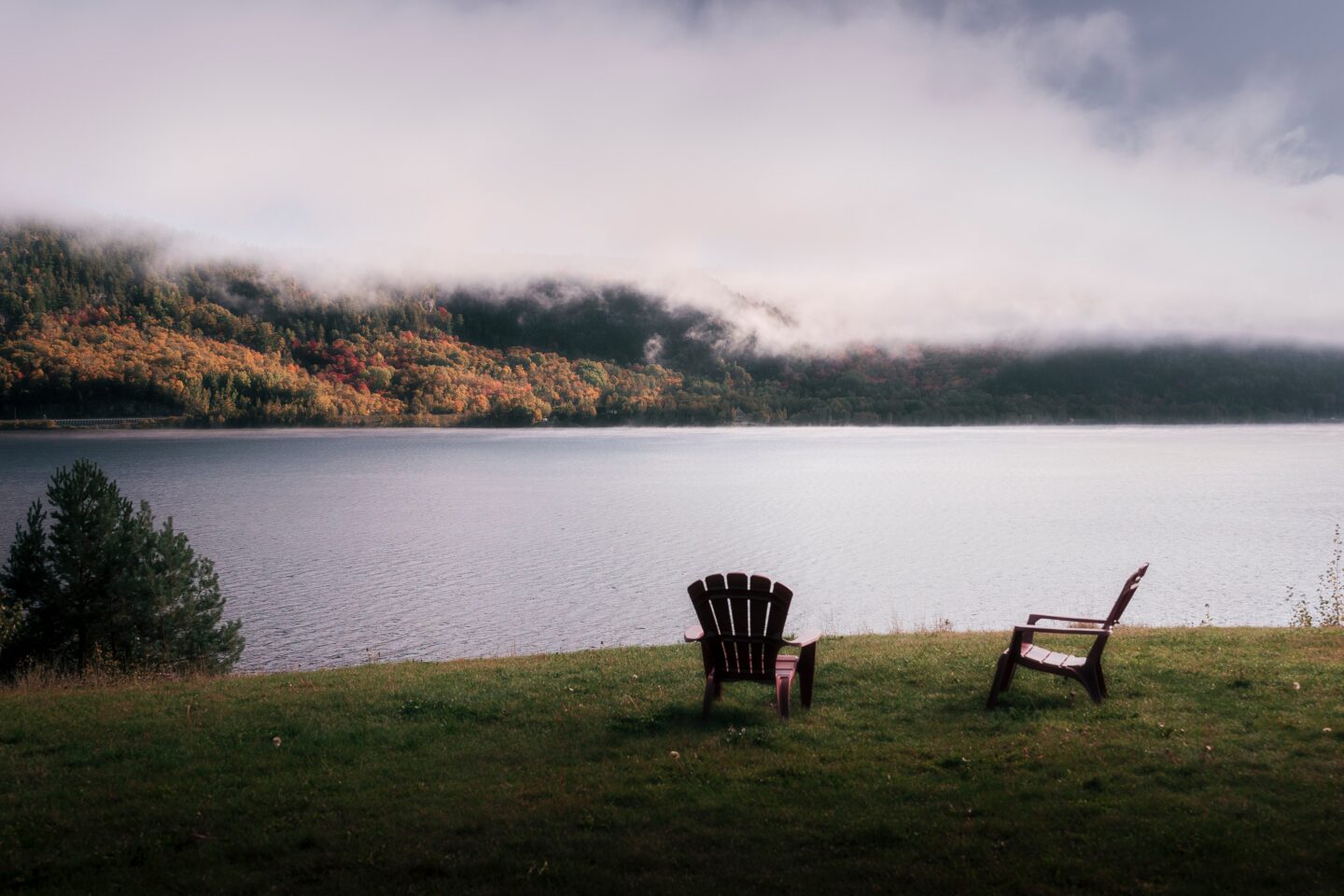 Chaises adirondack au Parc de la Mauricie